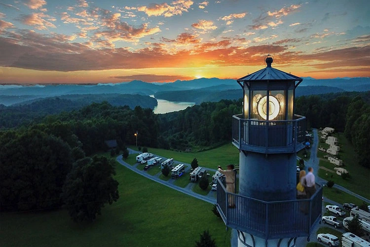 Summersville Lake Retreat & Lighthouse